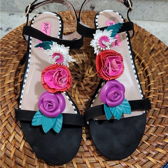 Betsey Johnson Andey 3D flower striped heel dress sandals 6.5 6-1/2 - Picture 1 of 8